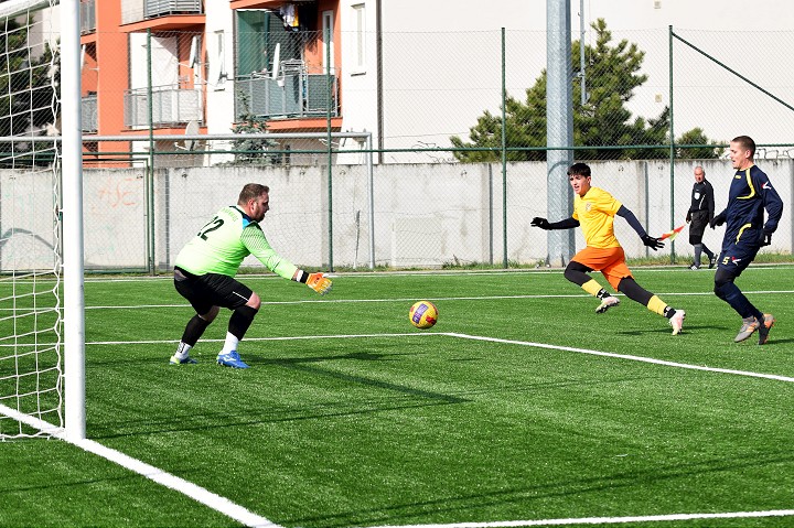 Futbal, 8. ligy A, B: Suchá dala Vlčkovciam desať, Lokomotíva bodovala naplno