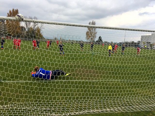 Futbal, 7. liga B: Ostrov nastrieľal poltucet Dubovanom, Šípkové vyhralo v Maduniciach