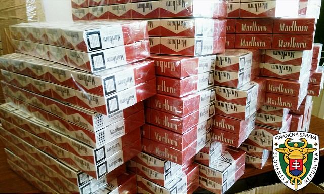 Poriadny úlovok colníkov! V Leopoldove odhalili sklad nelegálnych cigariet