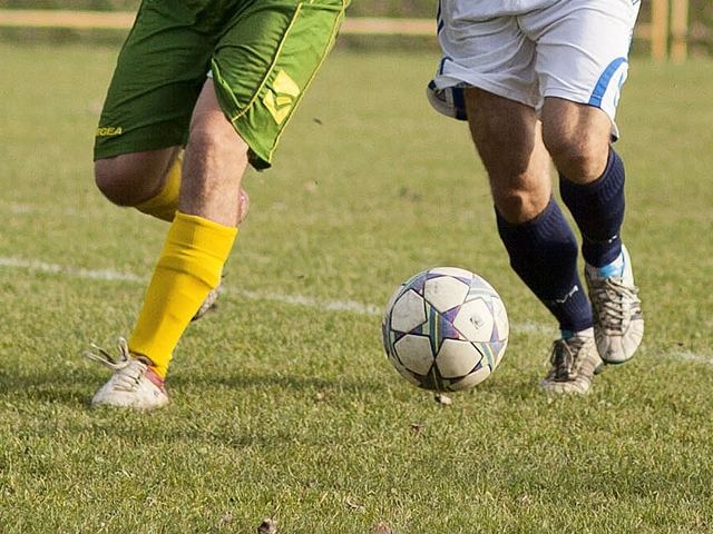 Futbal, 7. liga B: Dolný Lopašov otočil zápas v Prašníku, Ostrov naložil Ratnovciam poltucet