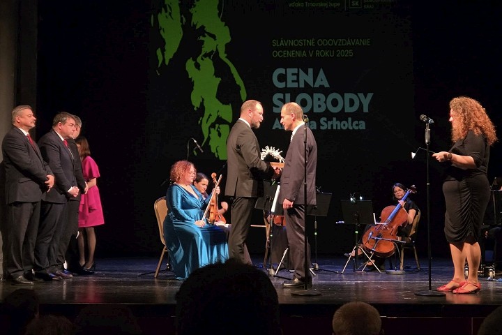 Cenu slobody A. Srholca získali osobnosti, ktoré spoluvytvárali cestu k slobode