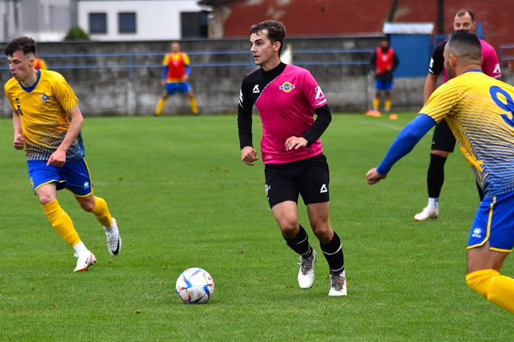 Futbal, 4. liga: Boleráz proti Leviciam koncertoval, Trebatice remizovali