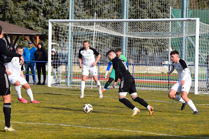 Futbal, 4. liga: Jaslovské Bohunice otočili zápas s Bolerázom, Piešťany vyhrali