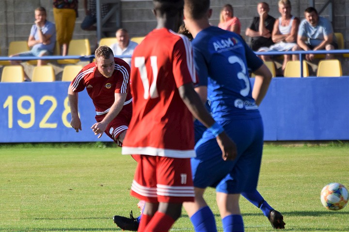 Futbal, 4. a 5. liga: Boleráz zakopol, Jaslovské Bohunice porazili Hornú Krupú