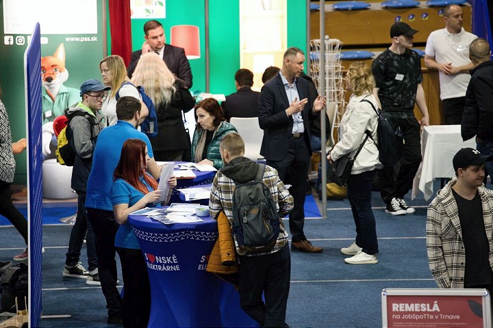 JobSpot ponúkne aj pracovné pozície, kde sa dá zarobiť aj vyše 2000 eur