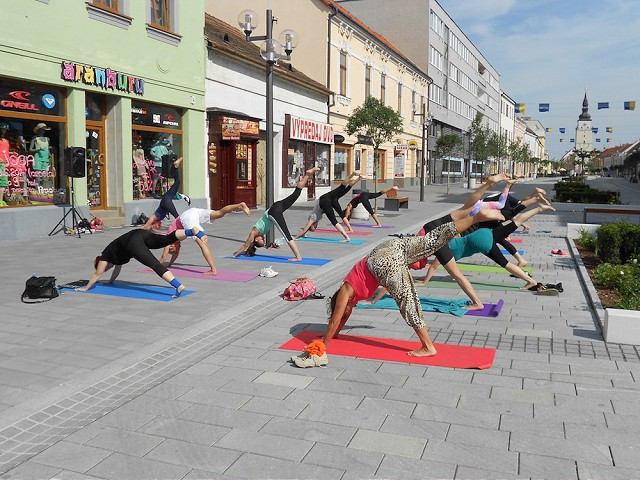 Priamo na pešej zóne v Trnave budú v stredu cvičiť jogu