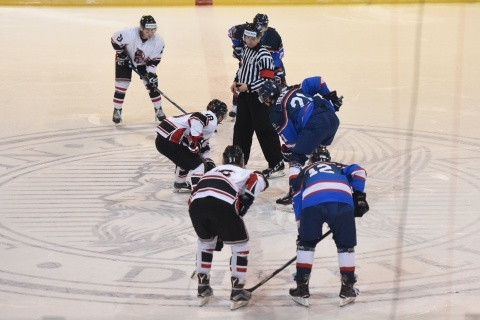 Hokejová juniorka Trnavy bojuje o extraligu, finálovú sériu začala víťazne