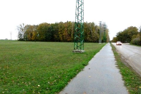 Cestičku pre chodcov a cyklistov do Kamenného mlyna začnú stavať v novembri