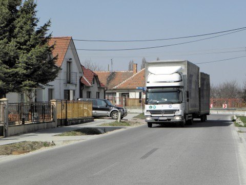 Starostovia sa sťažujú na kamióny, problém má riešiť polícia