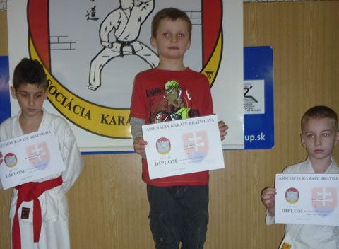 Najmladší karatisti Slovšportu pri premiére zvíťazili