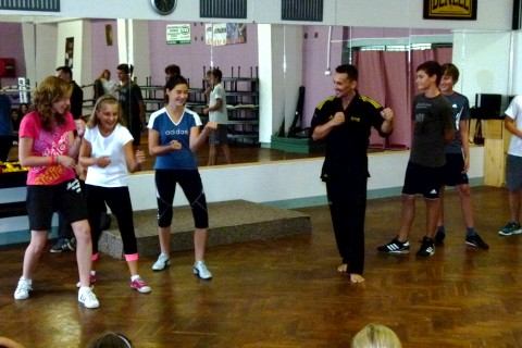 VIDEO: Deťom ukázali kickbox a karate, už nedostanú na gate
