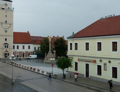 Keď prší a neschne, Trnava je nudným mestom