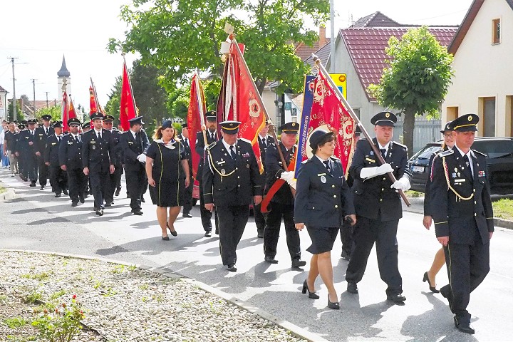 Bohu na slávu, blížnemu na pomoc. Hasiči v Križovanoch oslávili storočnicu