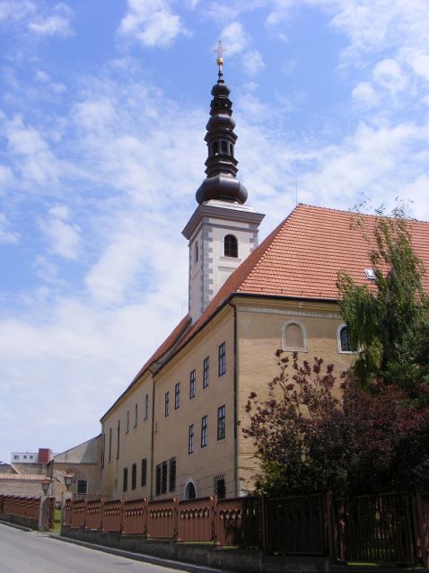 Múry staré ako listina kráľa