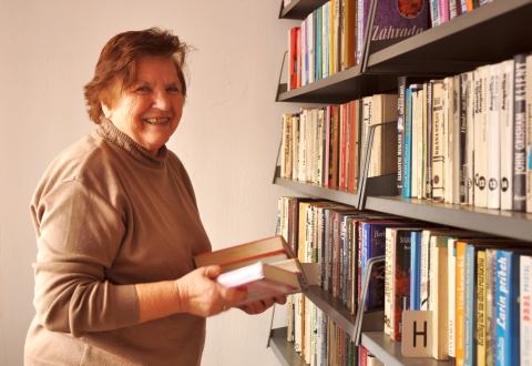 Rozália je knihovníčkou vyše polstoročie. Nechcú ju dať ani za nič!