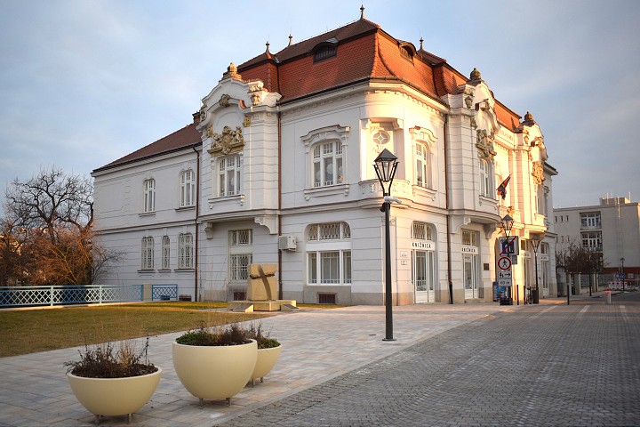 V knižnici budú hovoriť o vtákoch, seniorov zdokonalia v práci s mobilom