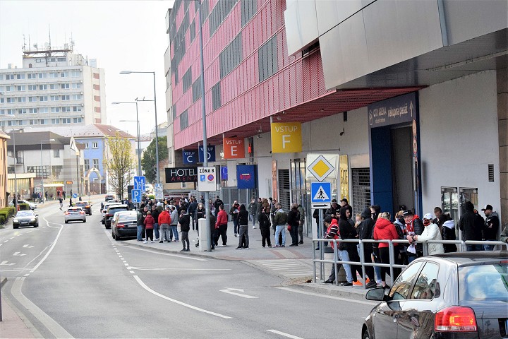 Na Kollárovej budú obmedzenia, štadión uzavrú 15 minút pred zápasom s DAC