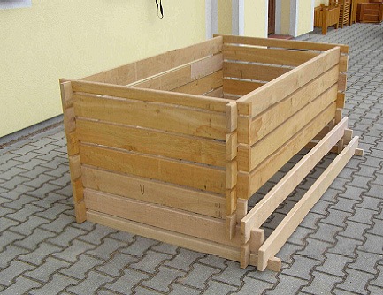 Veľké Kostoľany získali grant na kompostéry, v Maduniciach pribudnú stromy