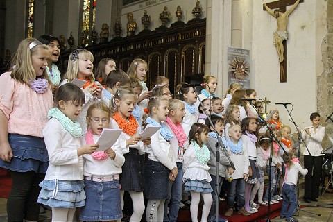 Slávici nezostali na ulici, viac ako 40 detí sa zapojilo do speváckeho projektu