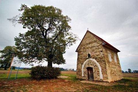 V nenápadnej dedine plnej historických pokladov