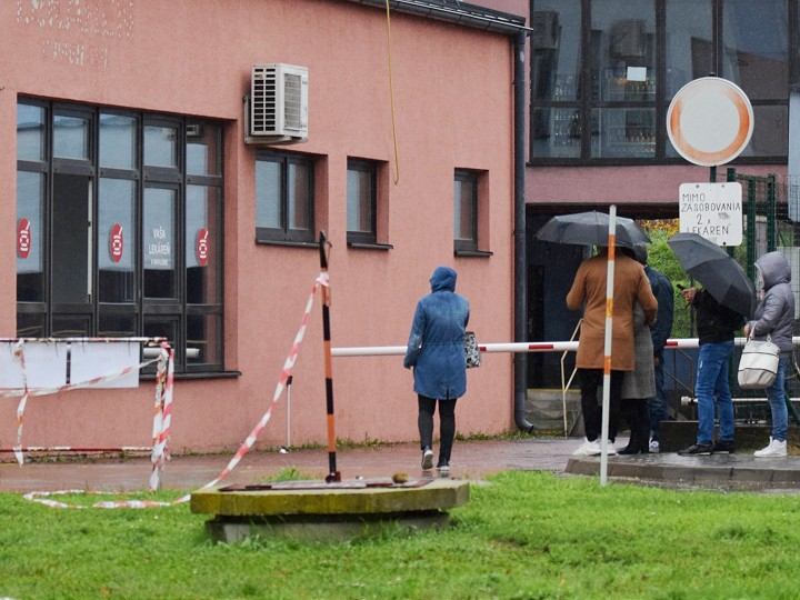V nemocnici je päť pacientov na pľúcnej ventilácii, vyliečili tri vážne stavy