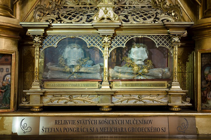 Prečo sú v trnavských kostoloch kosti? Vysvetlia to na turistických prehliadkach