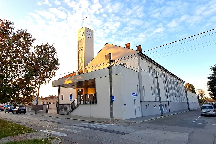 Autobusovú stanicu v Trnave zmodernizovali, saleziáni začali stavať kostol