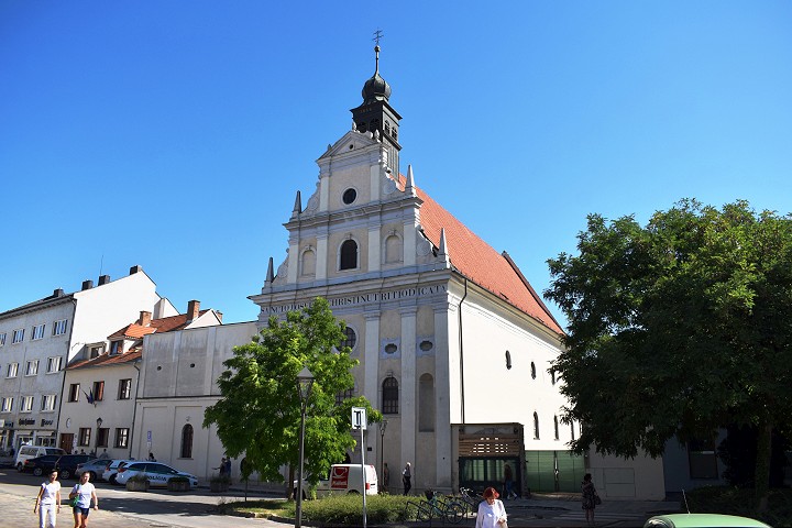 Pamätník Bernoláka aj paulínsky kostol v Trnave nasvietia