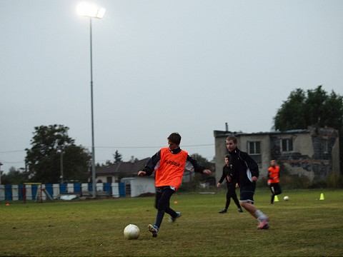 Vo Veľkých Kostoľanoch si posvietia na futbal