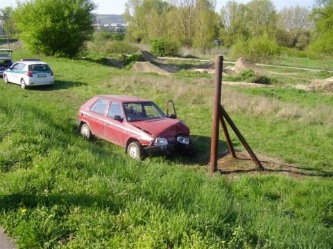 V rýchlosti zramovali policajtov a ušli!