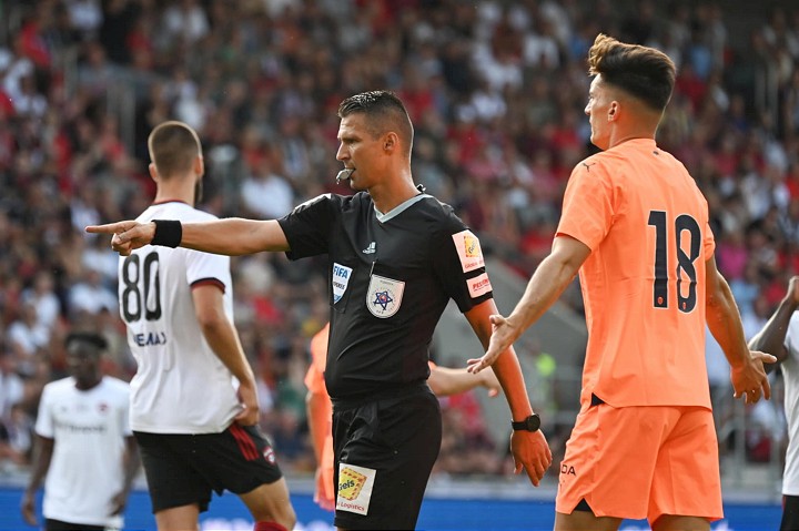 Rozhodca Kráľovič musel obetovať aj sestrinu svadbu, s futbalom zažil i bombovú hrozbu