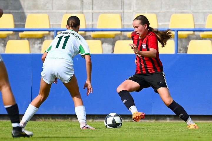 Futbalistky Spartaka v Banskej Bystrice neuspeli, mládežníčky trhali siete