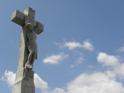 Výstraha zhora? Do kríža udrel blesk