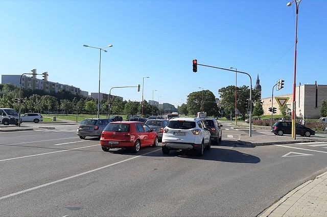 Na jednej z najvyťaženejších križovatiek v Trnave budú vypnuté semafory