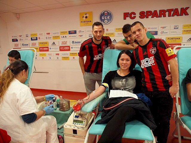 Fanúšikovia Spartaka krvácali v mene klubu, pridal sa aj jeden z funkcionárov