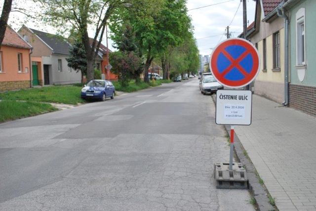 Na Kukučínovej platí v piatok zákaz zastavenia, chystajú čistenie ulice
