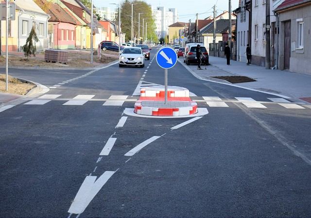 FOTO: Kukučínova ulica už je prejazdná, dokončujú posledné práce