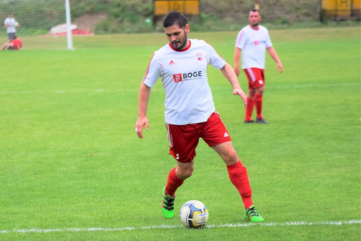 Futbalová glosa: V Dolných Orešanoch ťažko, v Dolnej Krupej existenčne