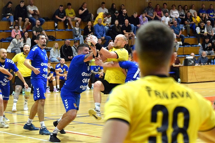Trnavskí hádzanári remizovali v zápase plnom zvratov s Dunajskou Stredou