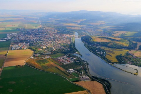 Parlamentný výbor odporúča prerušiť valné zhromaždenie Letiska Piešťany