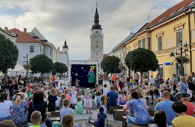 Leto na korze: Peter Radványi, Vanessa Šarközi aj rozprávky pre najmenších