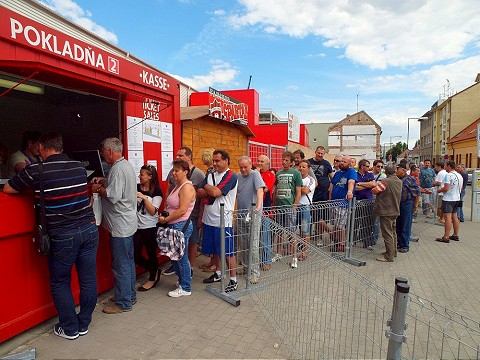Spartak predáva lístky na Hibernians na Športovej ulici, do kotla sú k dispozícii vo fanshope