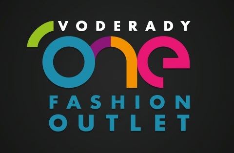 Outletové centrum pri Voderadoch pritiahlo v prvý deň otvorenia tisícky ľudí