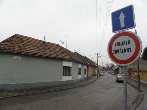 Policajti rozhodli. Nezmyselná značka pôjde dole