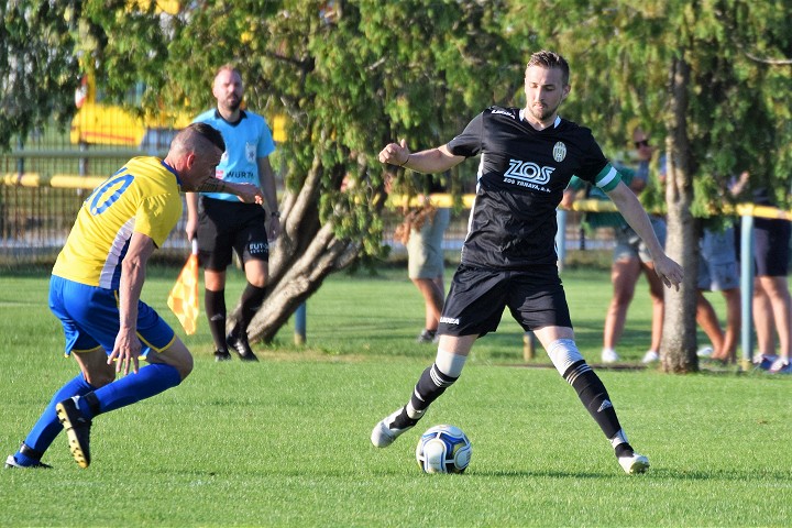 Futbal, 8. liga A: Bíňovce zdolali Modranku, Slávia vyhrala nad Smolenicami