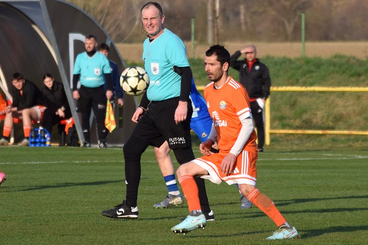 Futbal, 7. liga: Madunice zvládli prestrelku s Moravanmi, Šúrovce tesne vyhrali