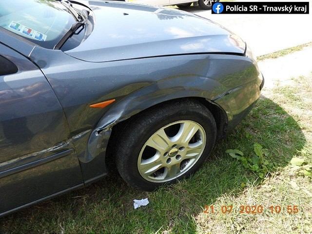 Vzal si otcove auto, v Maduniciach havaroval a z miesta ušiel
