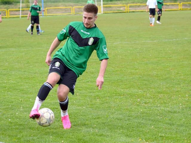 Futbal, 7. liga B: Koplotovce vyhrali v Chtelnici, Mokrička úradoval vo Veselom