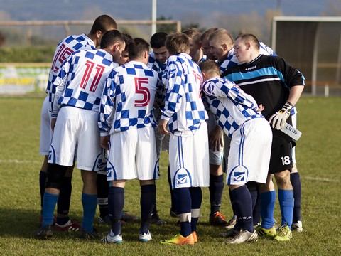 Futbal, OSB: Koprna vystrieľal Borovciam druhé miesto, Banka úradovala v Chtelnici