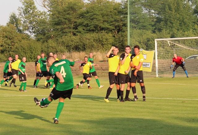 Futbal, 6. liga: Dechtice excelovali v Koplotovciach, Červeník deklasoval Dolnú Krupú